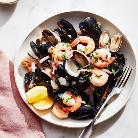 Here are the 3 ALT image texts in German: